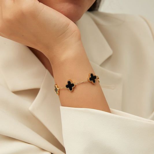 Black clover Bracelete