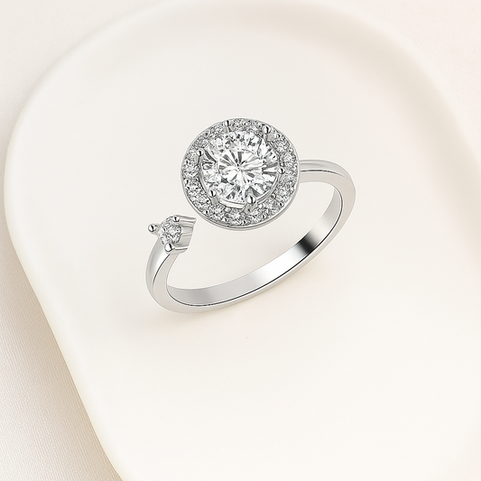 Elegant Halo Round Cut Diamond Ring