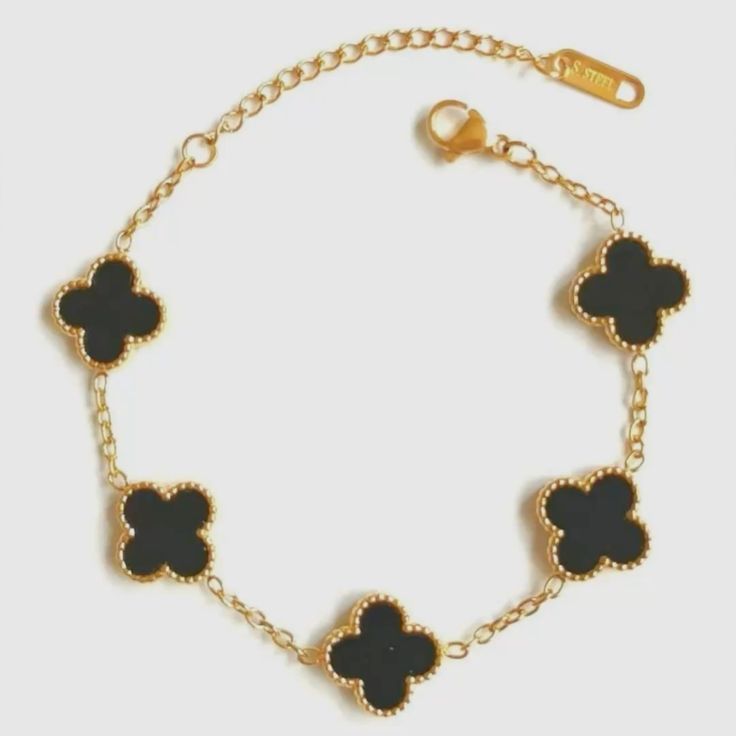 Black clover Bracelete